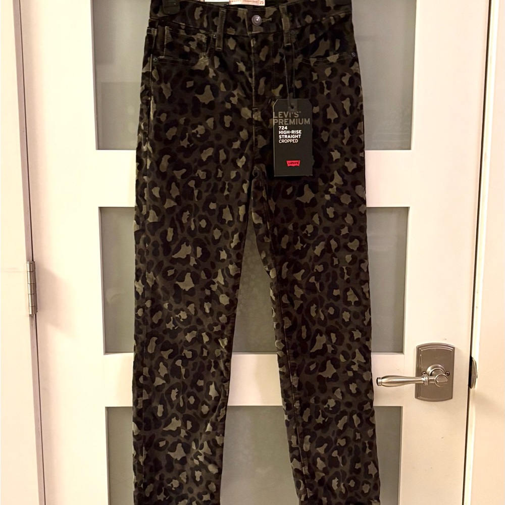 Levi's  women’s Animal Print Chinos - Black and Brown
